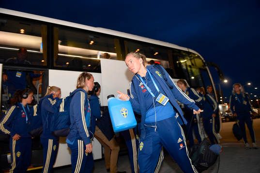 Linda Sembrant and the team of Sweden arrive to the stadium