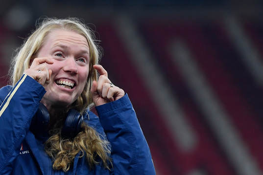 Hedvig Lindahl of Sweden makes jokes