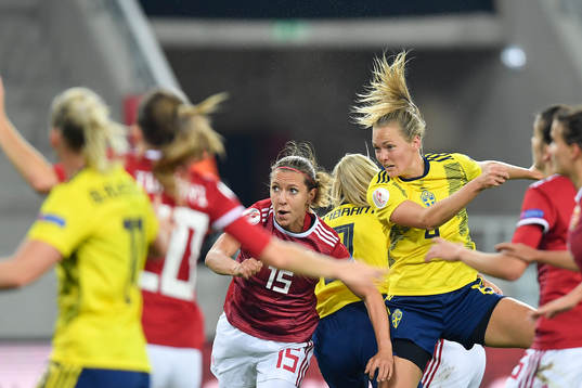 Magdalena Ericsson of Sweden against Zsofia Racz of Hungary