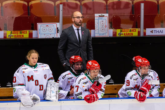 Modos tränare Björn Edlund