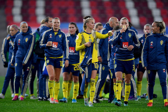 Sofia Jakobsson and Linda Sembrant reacts