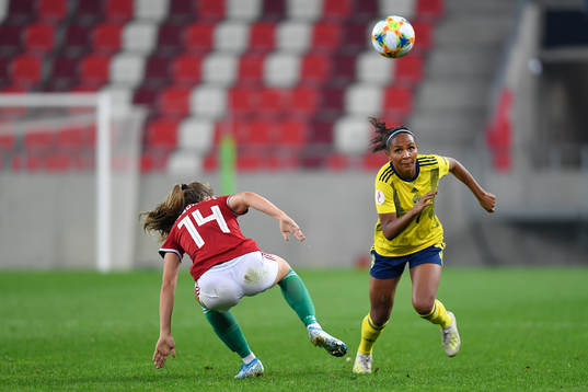 Madelen Janogy of Sweden vies against Evelin Mosdoczi of
