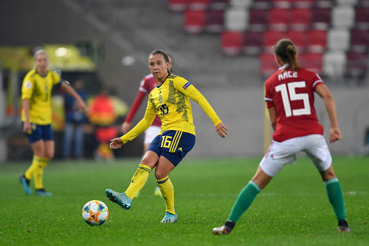 Julia Zigiotti Olme of Sweden vies against Zsofia Racz of