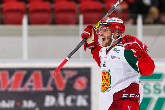 Moras Johan Persson jublar