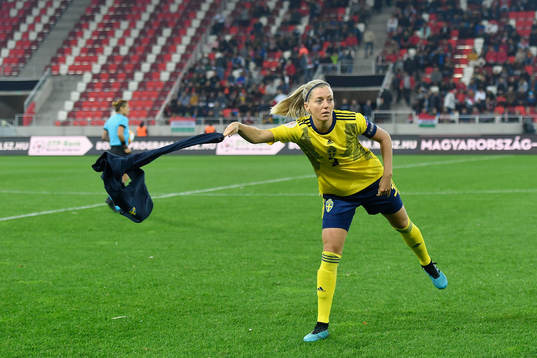 Linda Sembrant of Sweden throws her jacket