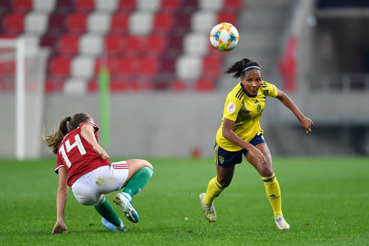 Madelen Janogy of Sweden and Evelin Mosdoczi of Hungary