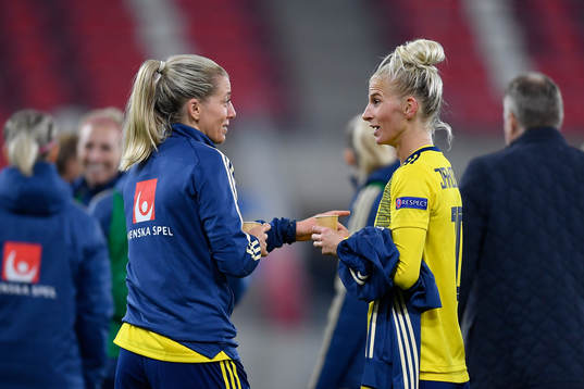 Sofia Jakobsson and Linda Sembrant reacts
