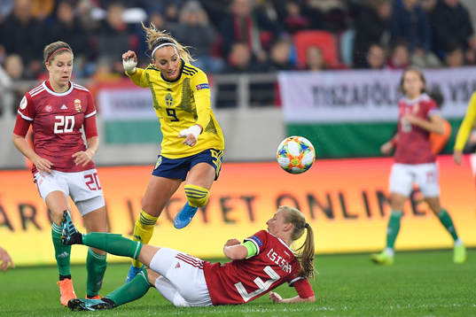 Kosovare Asllani of Sweden against Anna Julia Csiki of