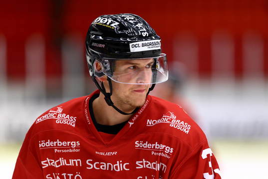 Vita Hästens Simon Fernholm