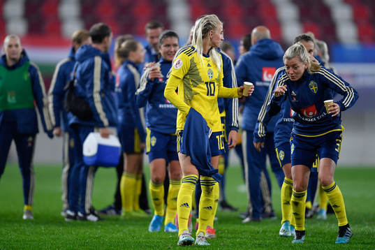 Sofia Jakobsson and Linda Sembrant reacts