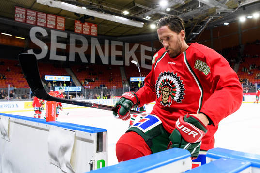 Frölundas Joel Lundqvist innan ishockeymatchen i SHL