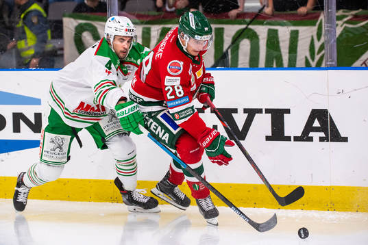 Rögles Kodie Curran och Frölundas Johan Sundström