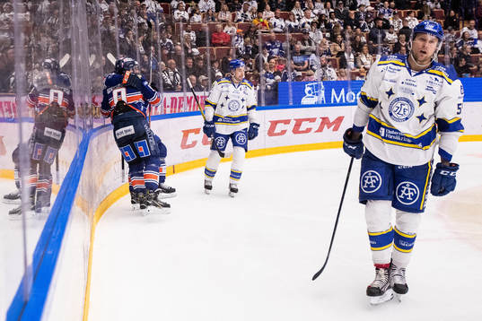 Växjös Marcus Davidsson jublar