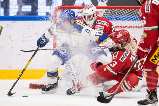 Leksands Hanna Sköld och Modos Olivia Carlsson framför