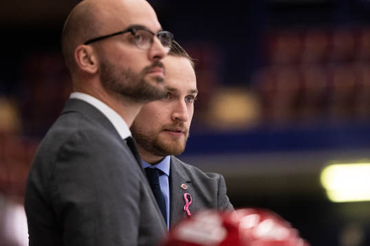 Modos assisterande tränare Kevin Törnblom