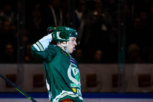 Färjestads Victor Ejdsell jublar