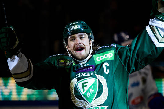 Färjestads Linus Johansson jublar