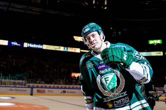 Färjestads Victor Ejdsell jublar