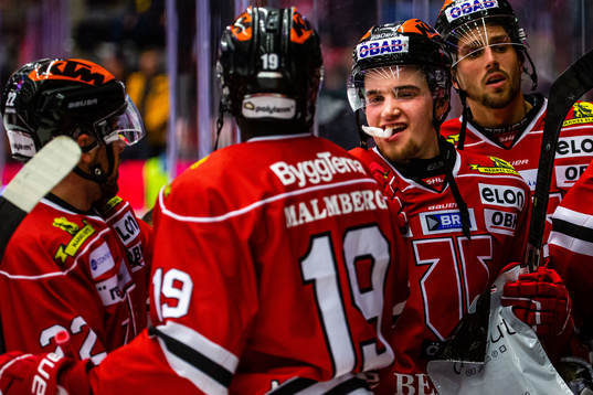 Örebros Glenn Gustafsson jublar