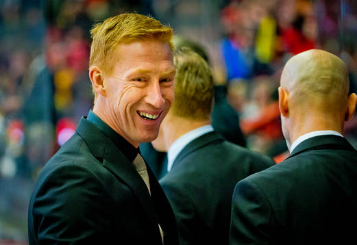 Örebros assisterande tränare Jörgen Jönsson jublar