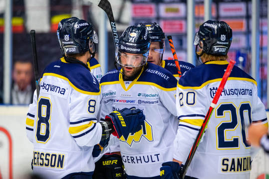 s Linus Fröberg jublar