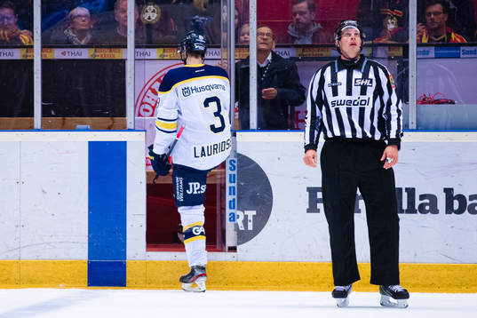 s Markus Lauridsen blir utvisad