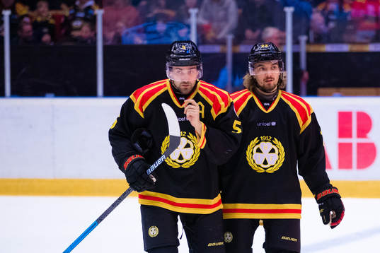 Brynäs Lukas Kilström och Adam Brodecki deppar