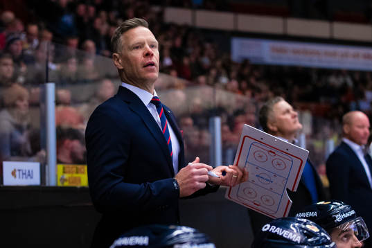 s assisterande tränare Nicklas Rahm