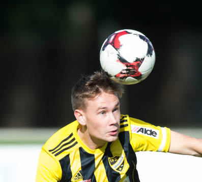 IFK Hässleholms Theo Ekström i matchen i division 2
