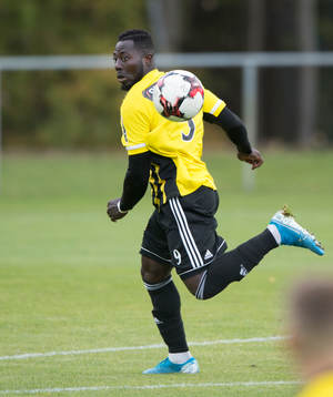 IFK Hässleholms Mike Andrews i matchen i division 2 mellan