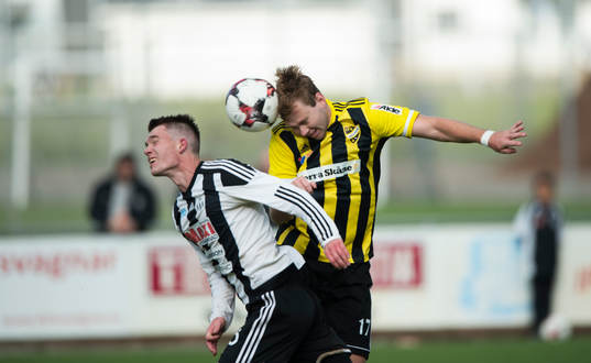 IFK Hässleholms Mattias Jönsson i matchen i division 2