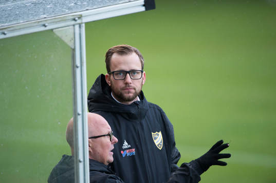 IFK Hässleholms Jonas Jönsson i matchen i division 2