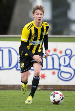 IFK Hässleholms Lucas Johnsson i matchen i division 2