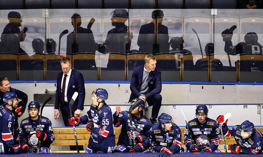 Linköpings bås med tränare Bert Robertsson