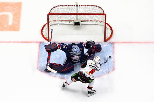 Avgörande mål på straff av Malmö Redhawks Johan