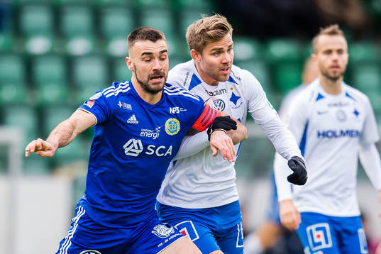 Sundsvalls Carlos Gracia och IFK Norrköpings Christoffer
