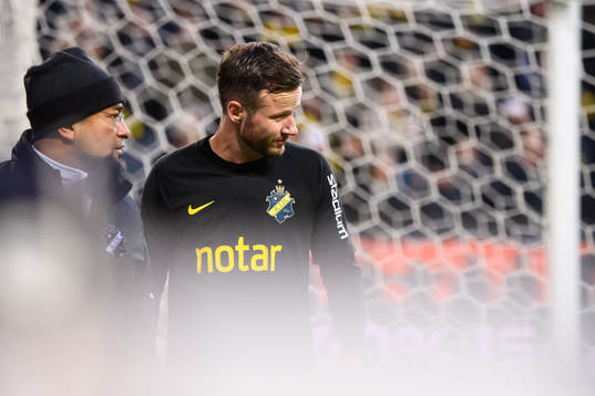 s Robert Lundström utgår skadad