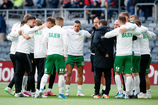 Hammarbys Nikola Djurdjic samlas innan fotbollsmatchen i