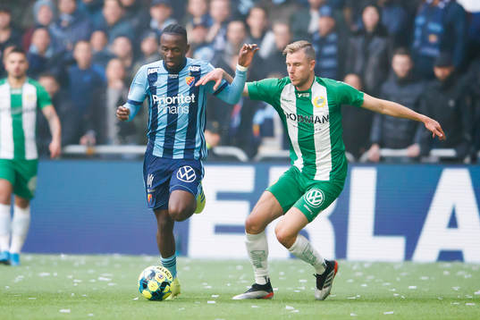 Djurgårdens Mohamed Buya Turay och Hammarbys Richard Magyar