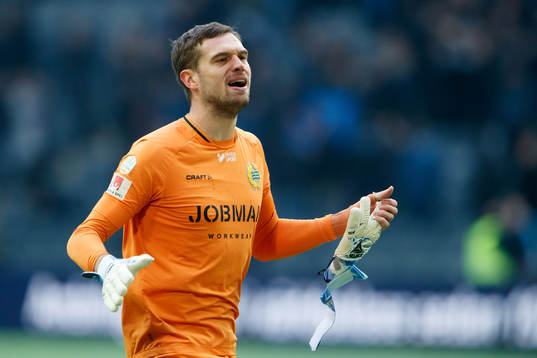 Hammarbys målvakt Davor Blazevic jublar