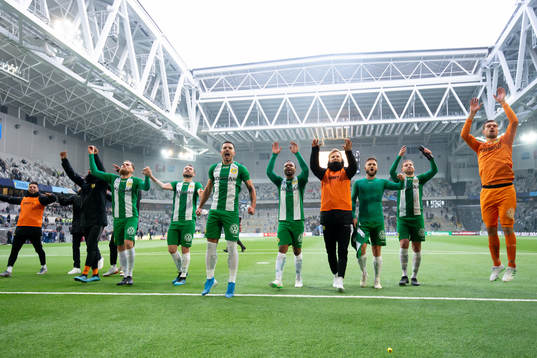 Hammarbys spelare jublar
