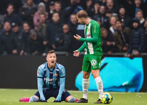 Djurgårdens Fredrik Ulvestad reagerar bredvid Hammarbys