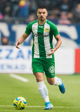 Hammarbys Vladimir Rodic med bollen