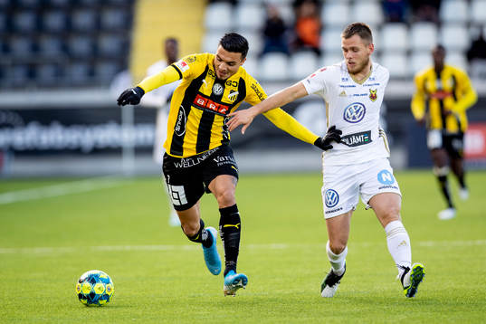 Häckens Mervan Celik mot Östersunds Isak Ssewankambo