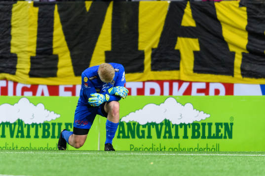 Falkenbergs målvakt Hampus Nilsson deppar