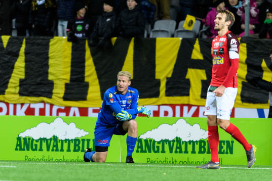 Falkenbergs målvakt Hampus Nilsson och Carl Johansson