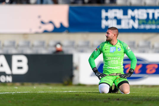 Norrbys målvakt Mergim Krasniqi deppar