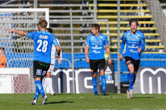 Halmstads Alexander Berntsson reagerar