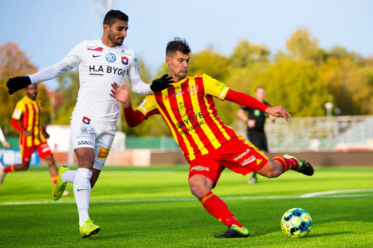 Örgrytes Ailton Almeida och Syrianskas Mauricio Albornoz