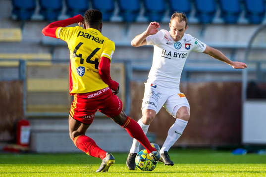 Syrianskas Abdel Rhamane Khalil Diarra och Örgrytes Calle
